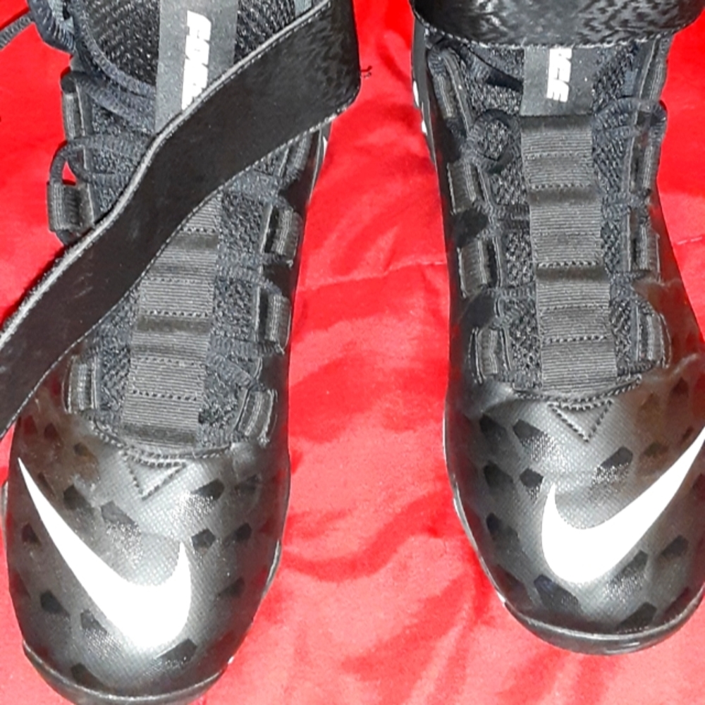 Men's Black Nike Savage Shark 2 Football Cleats. Size 11